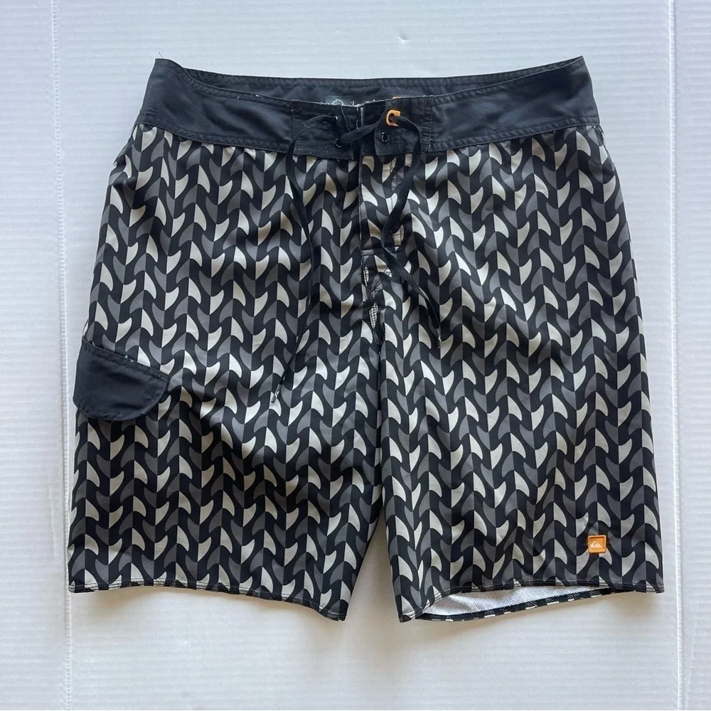 Quick Silver Waterman Collection Men's Black and Gray Swim Shorts Size 34